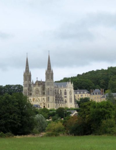 gite la pause du perche - basilique - la chapelle montligeon